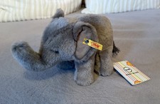 STEIFF  Elefant TRAMPILI sehr