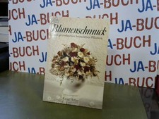 Blumenschmuck aus getrockneten
