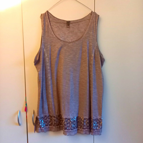 Tredy damen top grau ärmellos - top,