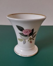Wedgwood - Hathaway Rose -