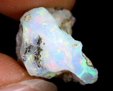 Natürlicher äthiopischer Welo Roh Opal,  7 Karat