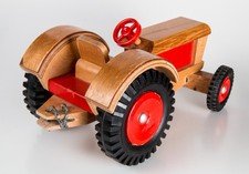 Holzspielzeug, Traktor mit