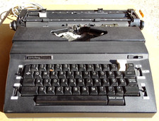 Elektrische Schreibmaschine Quelle privileg 800 Q, mit Koffer, funktionsfähig