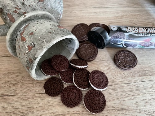 Gehäkelter schokoladen keks - schokoladen,