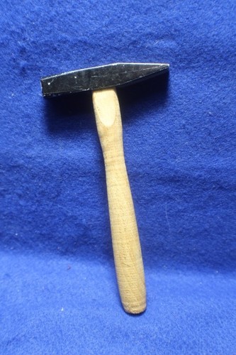 Kleiner hammer aus - hammer,