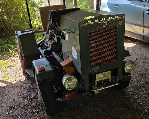 škoda 100 traktor schlepper - Škoda,