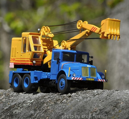 Tatra 111 d - 1:43,