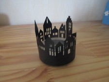 Teelichthalter aus Metall und Holz