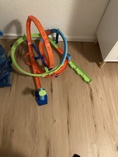 Hot Wheels Looping Bahn + Auto