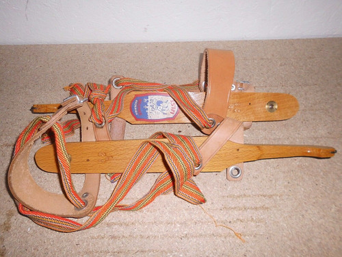 Schlittschuhe antik holz - schlittschuhe,