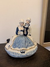 Porzellan Figur Spieluhr