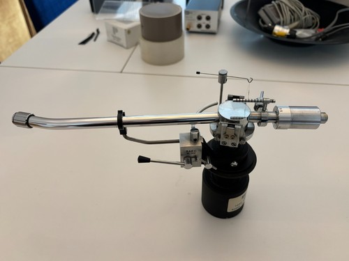 High end tonarm - high, saec
