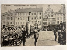 Hannover - Fahnenkompanie auf dem Schlossplatz 1911 / Hahnsche Buchhandlung