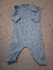 Blauer schlafanzug mit - blauer,
