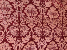 alter Brokatvorhang oder