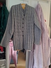Strickjacke Zopfmuster 44