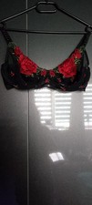 Ich verkaufe einen wunderschönen BH mit rotem Blumenmotiv in der Größe 85E