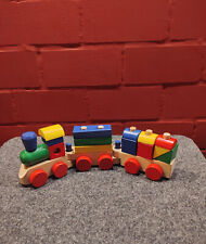 Holzeisenbahn aus Bauklötzen