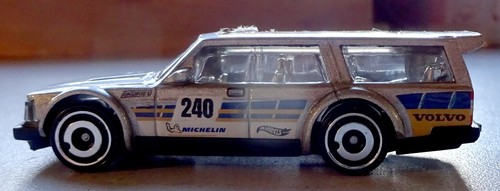 Hot wheels volvo 240 - hot,