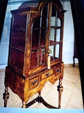 Antiker VITRINENSCHRANK im Stil Queen ANNE