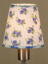 Lampenschirm Frühjahrsblumen Lavendel farbend Klemmschirm Frühlingsblumen 