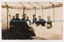 C032039 Männer in Uniformen