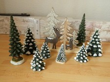 Weihnachtsdeko im Wald