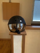 UVEX Skihelm mit aufschiebbaren Visier für Brillenträger