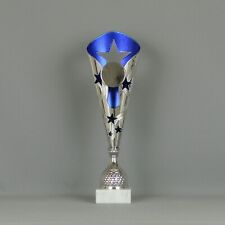 Pokal / 38 cm / blau silber / mit Gravur + Emblem / kompl. MONTIERT
