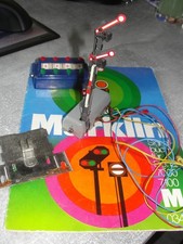 Märklin Hauptsignal  7040 , 3 Universalschalter 7245 und Märklin 0340 Signalbuch