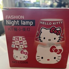 Hello Kitty Night Lamp /