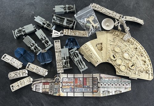 Star wars millenium falcon - wars,