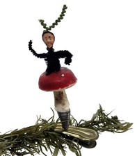 Alter Christbaumschmuck, Fliegenpilz mit Schornsteinfeger auf Zwicker (# 15981)