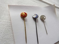 3 alte SKODA Pin Abzeichen