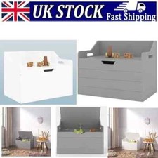 Spielzeugkiste aus Holz