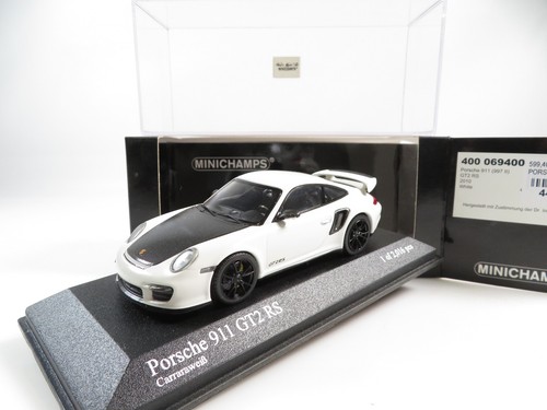 Minichamps 400069400 - 1:43,