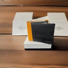 Fossil Logo geprägte