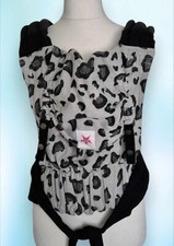Kokadi - TaiTai Safari Monochrome - Neu mit Etikett - Babytrage Babysize 