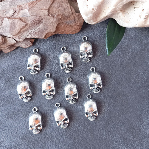 Totenkopf schädel charms - 10,