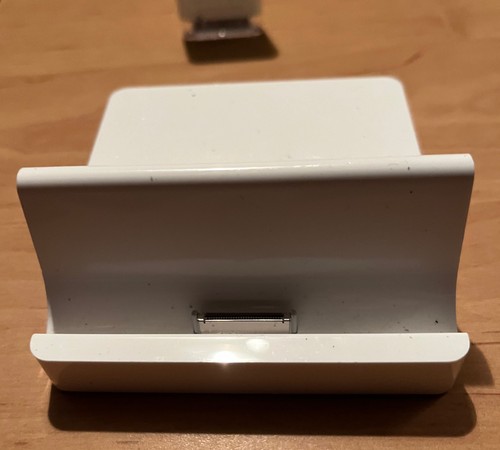 Apple ipad iphone docking - apple, iphone-docking