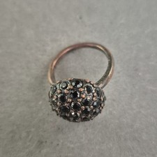 Statement-Ring mit schwarzen