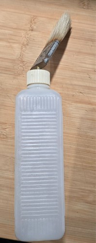 Brush bottle empty container