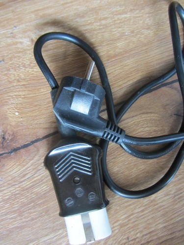 Gerätestecker mit kabel - mit,