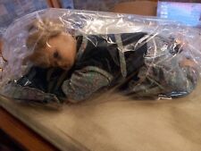 Puppe Porzellan Liegend