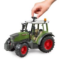 Bruder Spielzeug 02180 Fendt 211 Vario Traktor Schlepper Trecker Bulldog  Neu