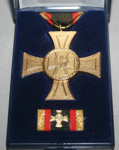 Bundeswehr ehrenkreuz gold - bundeswehr-ehrenkreuz, in