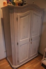 Kleiderschrank