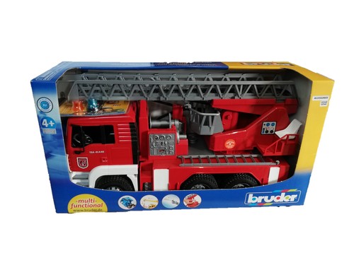 Man feuerwehr mit drehleiter - mit,