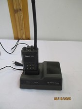 SMI/GER14-2:1 Motorola Radius P210 Funkgerät mit Ladestation - Bastler