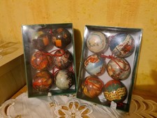12 bunte Christbaumkugeln